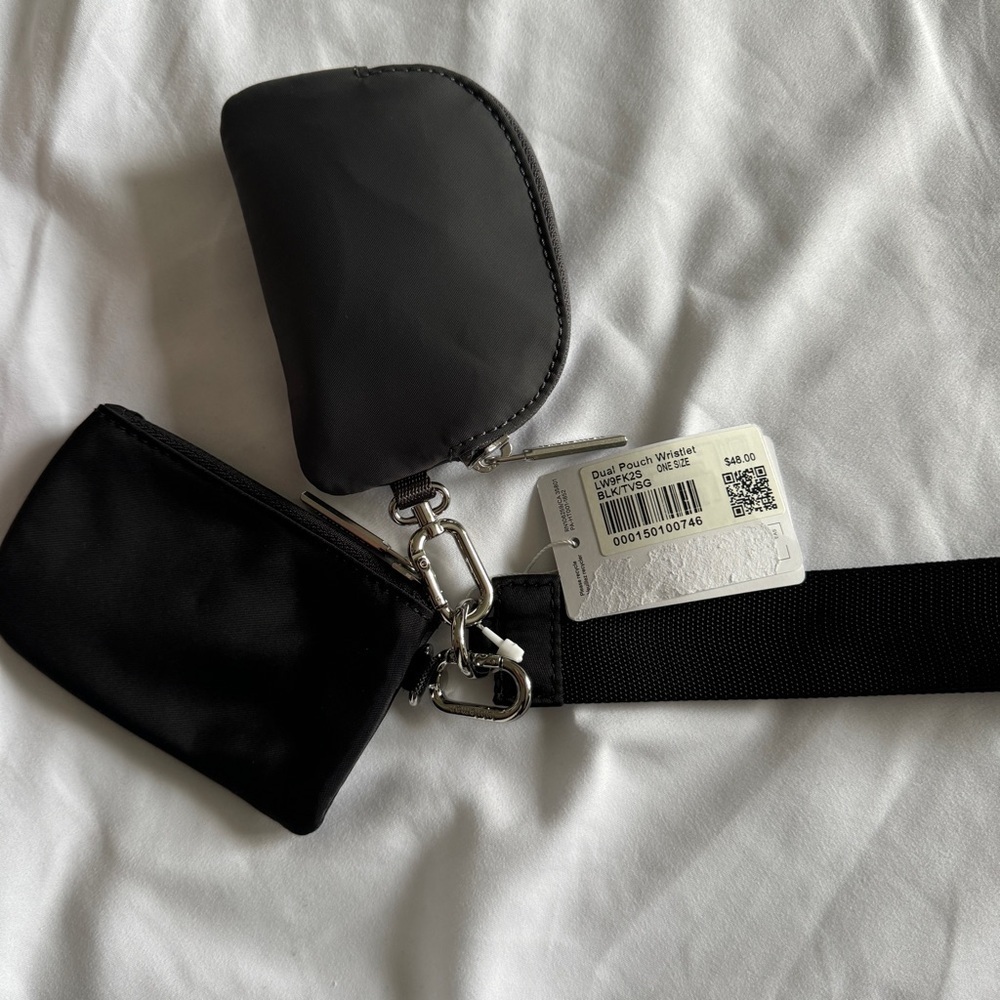 32-38🆕 Lululemon Dual Pouch Wristlet - Black/Transverse Grey - Picture 5 of 5